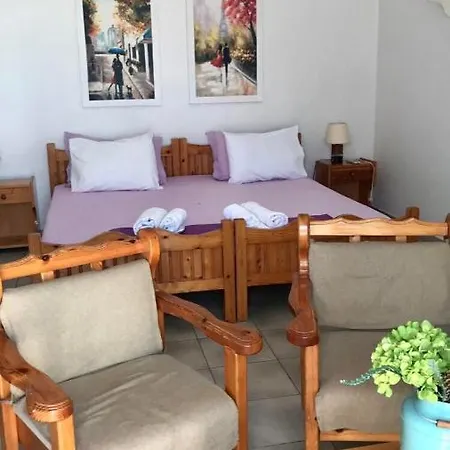 アパート Barbara's One Bedroom *