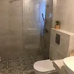 Barbara's One Bedroom Апартаменты *