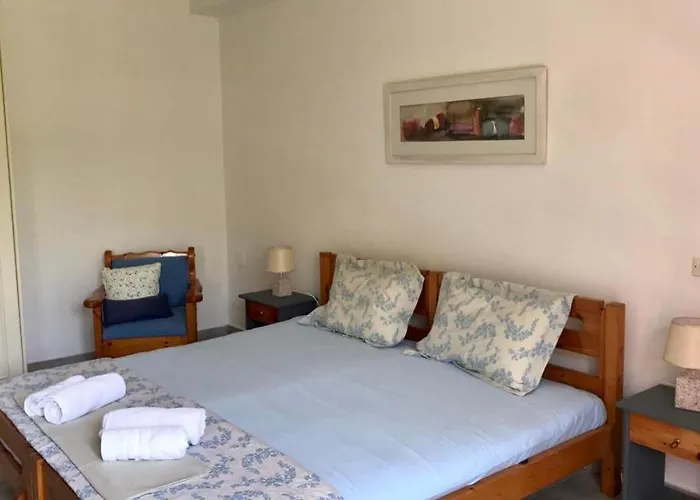 Barbara's One Bedroom Apartman *